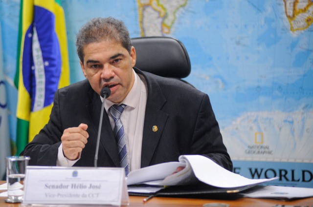 O senador Hélio José (PSD-DF) disse confiar no bom senso de Renan Calheiros (Fotos: Divulgação)